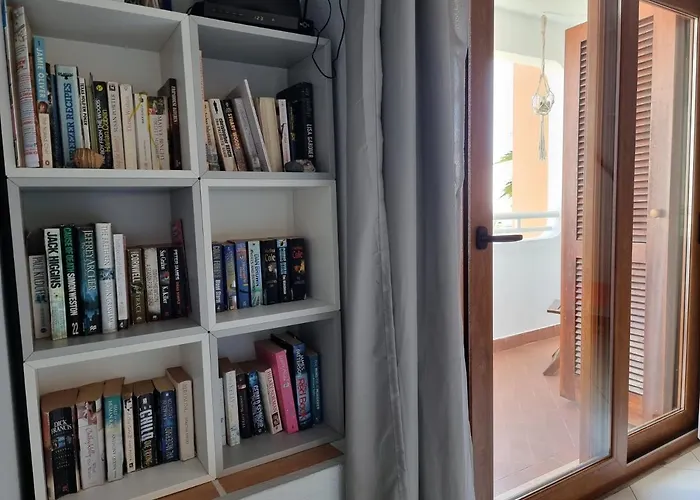 Main Avenue Albufeira, Walk To Beach, Old Town, Shooping, Location *