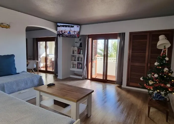 Main Avenue Albufeira, Walk To Beach, Old Town, Shooping, Location * Albufeira