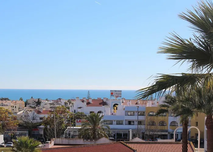 Main Avenue Albufeira, Walk To Beach, Old Town, Shooping, Location Albufeira