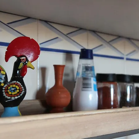 Main Avenue Albufeira, Walk To Beach, Old Town, Shooping, Location *