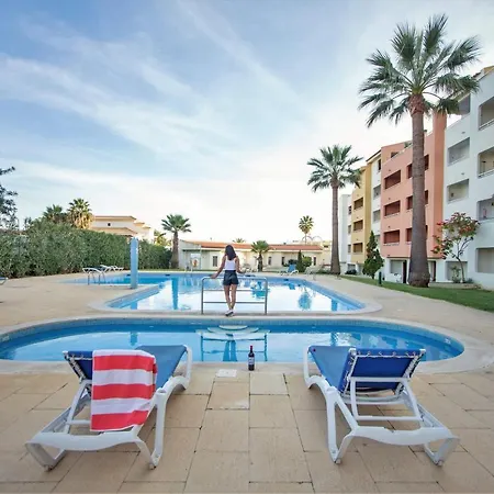 Main Avenue Albufeira, Walk To Beach, Old Town, Shooping, Location * Albufeira