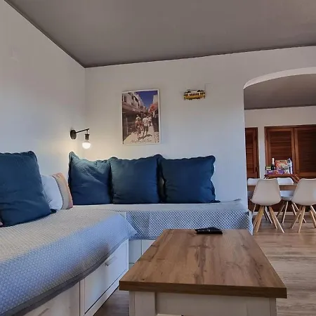 Апартаменты Main Avenue Albufeira, Walk To Beach, Old Town, Shooping, Location Албуфейра
