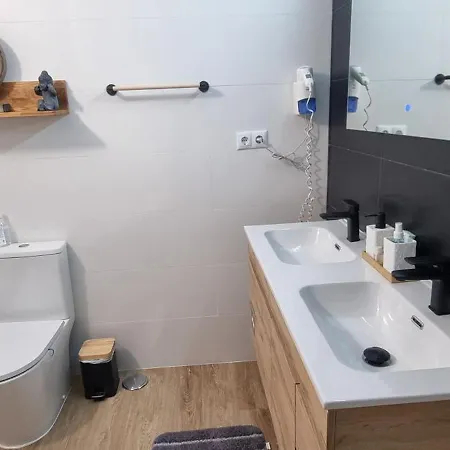 Апартаменты Main Avenue Albufeira, Walk To Beach, Old Town, Shooping, Location Албуфейра